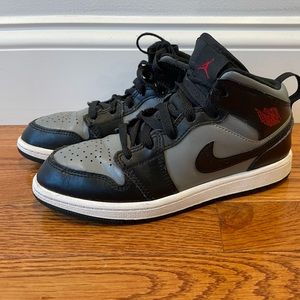 Jordan 1 mid black grey red youth 2